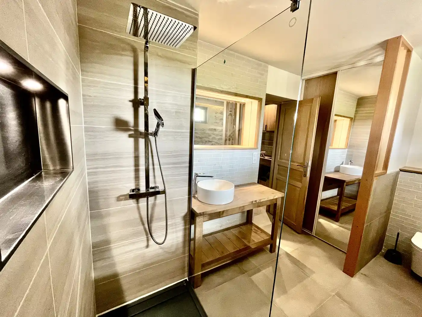 vue intéreur d'une chambre confortable